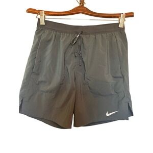 Nike Running Men's Athletic Shorts with Gray Swoosh Size Small
